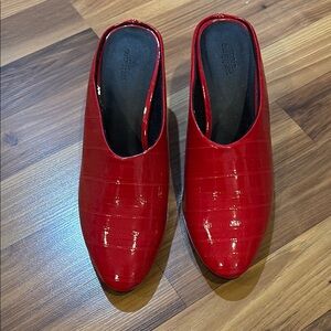 Urban Outfitters women’s mules